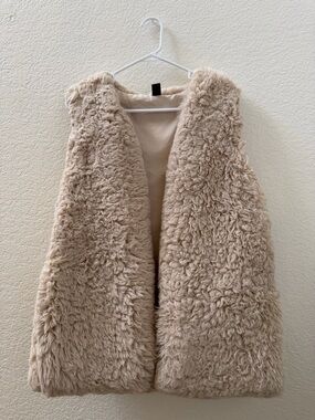 Cozy Faux Fur Vest in Light Beige